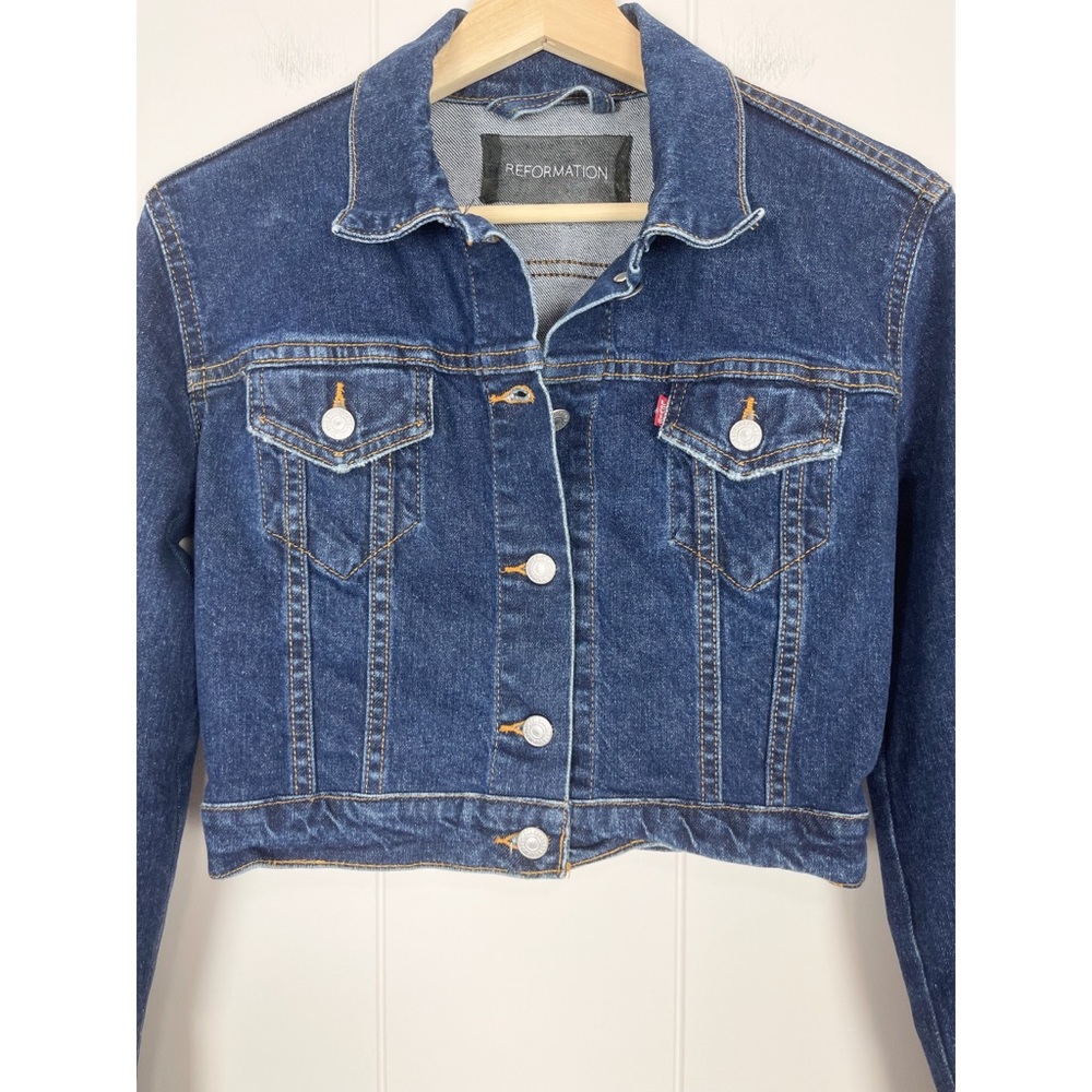 Reformation x Levi’s | Cropped Denim Jacket - Picture 4 of 10